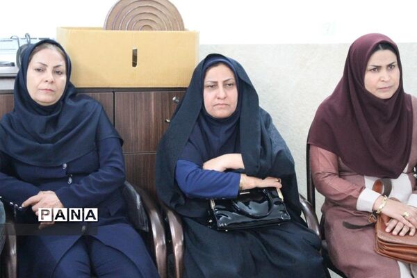بازدیدآموزشی مدیران ابتدایی مدارس هیات امنایی شهرستان بویراحمد ازدبستان دخترانه هادی -  استان یزد