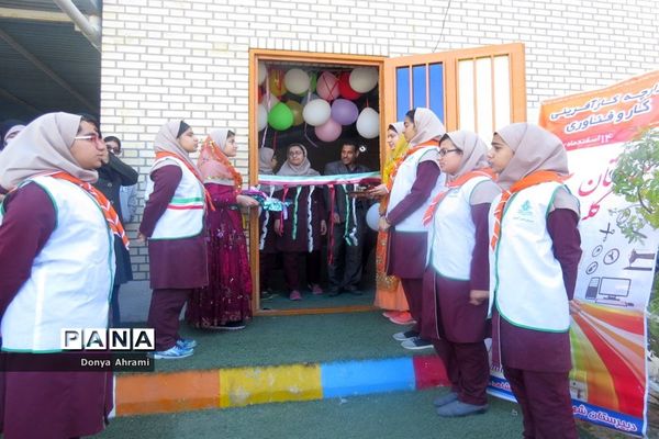 نمایشگاه و بازارچه دست سازهای دانش‌آموزان  دبیرستان شهیده سهام خیام  بوشهر-1
