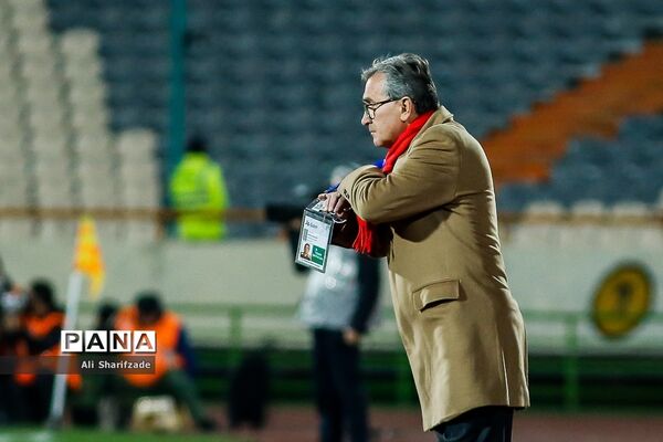 دیدار تیم‌های پرسپولیس و پاختاکور