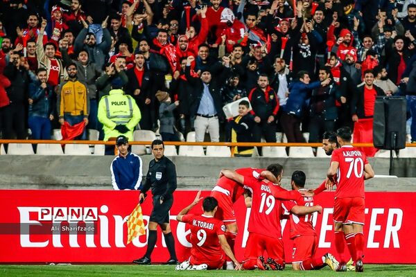 دیدار تیم‌های پرسپولیس و پاختاکور