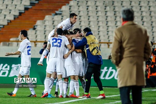دیدار تیم‌های پرسپولیس و پاختاکور