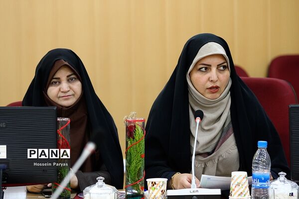 نشست هماهنگی مسئولان شورای استانی بانوان خیرمدرسه‌ساز کشور
