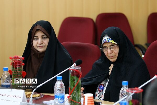 نشست هماهنگی مسئولان شورای استانی بانوان خیرمدرسه‌ساز کشور