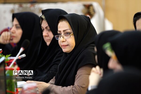 نشست هماهنگی مسئولان شورای استانی بانوان خیرمدرسه‌ساز کشور