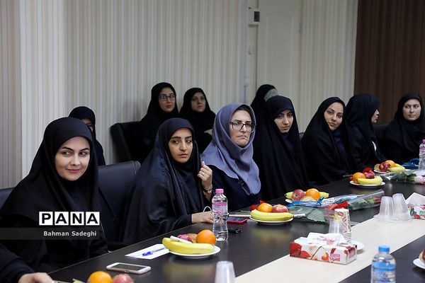 قدردانی از بانوان سازمان دانش‌آموزی