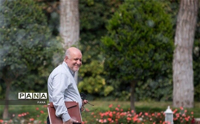 سخنگوی وزارت نفت: به آقای کریمی قدوسی بگویید زنگنه استعفا نمی‌دهد