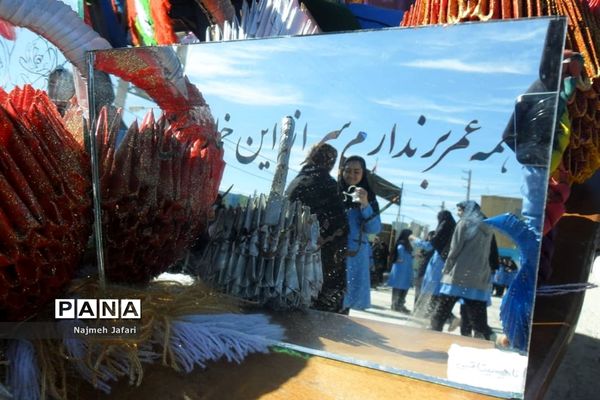 برپایی نمایشگاه و بازارچه کسب وکار دانش‌آموزی در زرین دشت