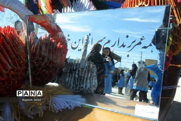 برپایی نمایشگاه و بازارچه کسب وکار دانش‌آموزی در زرین دشت