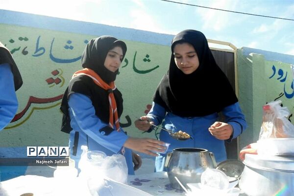 برپایی نمایشگاه و بازارچه کسب وکار دانش‌آموزی در زرین دشت