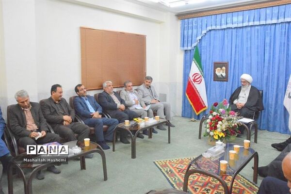 دیدار شورای معاونان آموزش و پرورش استان بوشهر با نماینده ولی فقیه