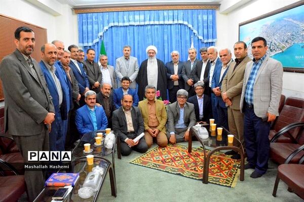 دیدار شورای معاونان آموزش و پرورش استان بوشهر با نماینده ولی فقیه