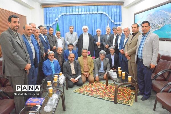 دیدار شورای معاونان آموزش و پرورش استان بوشهر با نماینده ولی فقیه