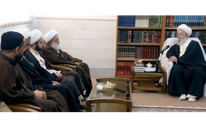 شیخ عیسی قاسم با آیت الله مکارم شیرازی دیدار کرد