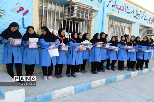 تجلیل از دانش آموزان برتر آموزشگاه شهید انصاری در روز میلاد باسعادت دخت نبی اکرم (ص)