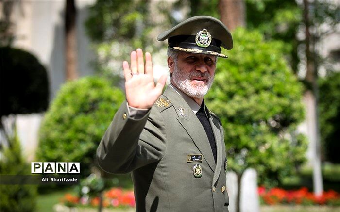 حاتمی:  طی روزهای آتی اخبار واگذاری بنگاه‌های اقتصادی نیروهای مسلح اعلام می‌شود