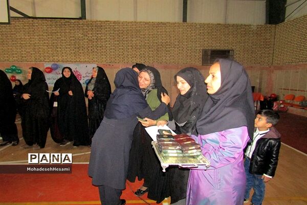 جشن ولادت حضرت زهرا(س)در دبیرستان نمونه کاشی نیلوفر
