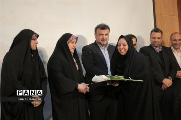 آیین تجلیل از بانوان نمونه مازندران