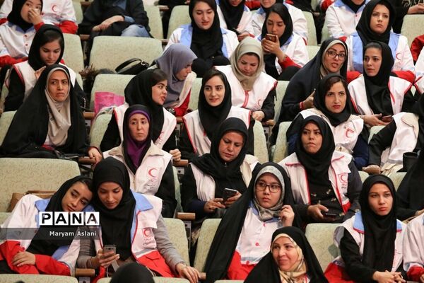 آیین نکوداشت مقام زن در جمعیت هلال احمر استان تهران