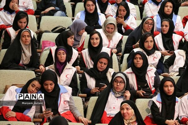 آیین نکوداشت مقام زن در جمعیت هلال احمر استان تهران