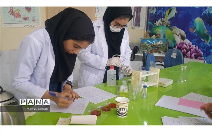 مسابقات آزمایشگاهی دوره دوم متوسطه در شهرآبادان برگزار شد