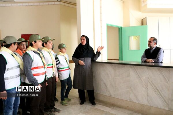 بازدید دانش‌آموزان پیشتاز جویبار از شعبه تأمین اجتماعی