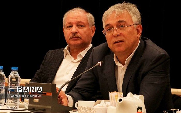 عضو اتاق بازرگانی تبریز: اقتصاد آذربایجان شرقی در 4  سال  گذشته 5 پله سقوط کرده است