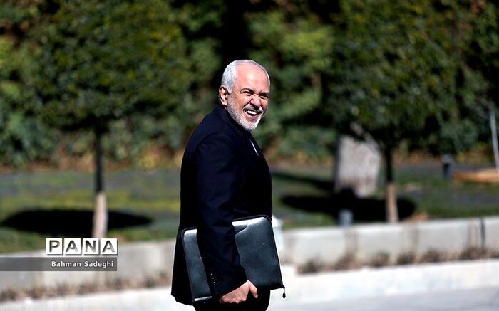 ظریف یک روز پس از بازگشت به کار: ایران امروز بیش از هر زمان دیگری نیاز به انسجام، هم‌افزایی و هم‌دلی دارد