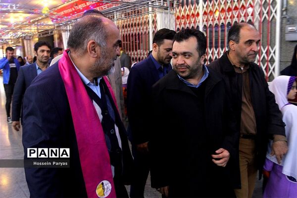 بازدید سرزده وزیر آموزش و پرورش از نمایشگاه عیدانه بنیاد خیریه فجر