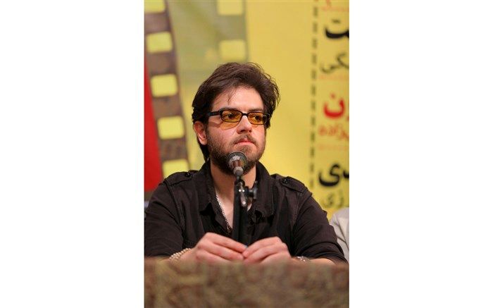 محمدرضا لطفى «ریسِت» را مى سازد