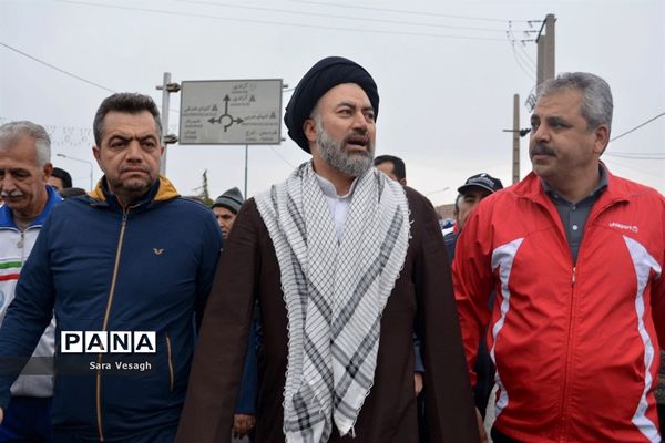 همایش پیاده روی خانوادگی در شهر اندیشه