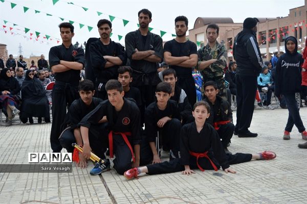 همایش پیاده روی خانوادگی در شهر اندیشه