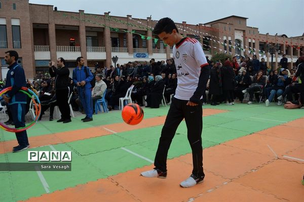 همایش پیاده روی خانوادگی در شهر اندیشه