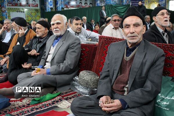 حضور دانش‌آموزان مکلف پسر عشایر کل کشور در نماز جمعه‌ شهریار