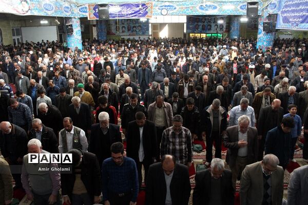 حضور دانش‌آموزان مکلف پسر عشایر کل کشور در نماز جمعه‌ شهریار