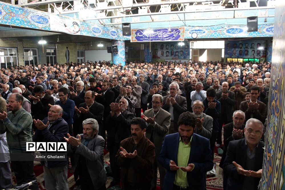 حضور دانش‌آموزان مکلف پسر عشایر کل کشور در نماز جمعه‌ شهریار