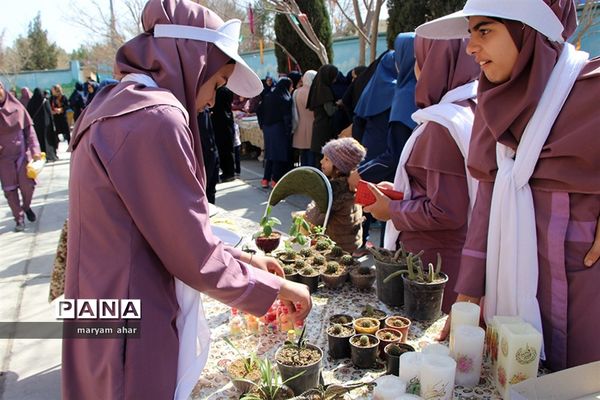 برگزاری جشنواره و بازارچه خلاقیت و هنرهای دستی دانش آموزان یزد