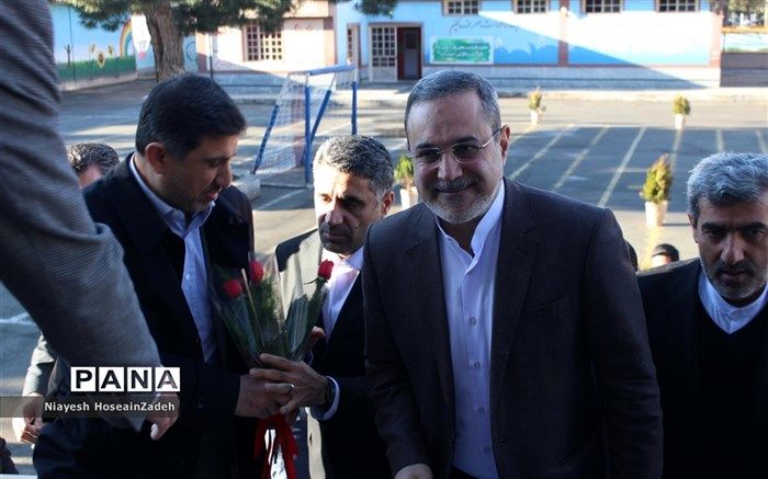 وزیر آموزش‌و‌پرورش صبح امروز در سفری یک روزه وارد استان البرز شد