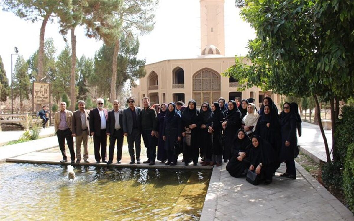 یزد گردی مدیران مدارس هیات امنای شهرستان بویراحمد و بازدید  از  باغ دولت آباد