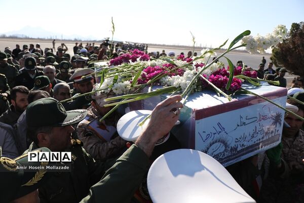 استقبال از شهید گمنام در فرودگاه ارومیه