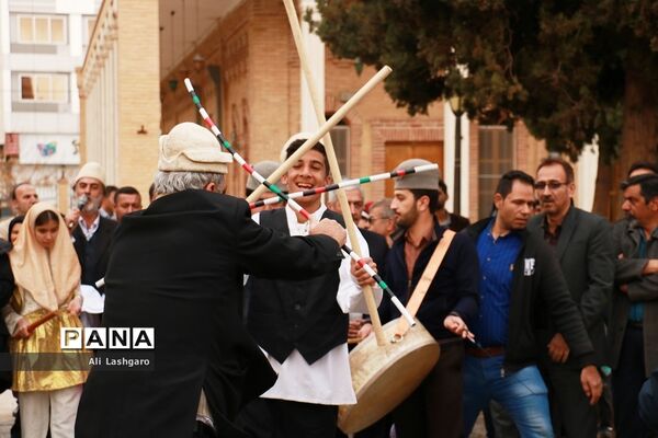 آیین نوروزخوانی همراه با جشنواره پخت سمنو در سمنان