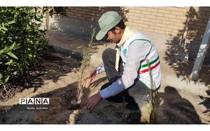 آیین برگزاری جشن تولد زمین ( درختکاری ) در هفته منابع طبیعی