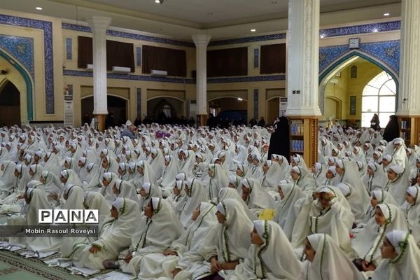 جشن تکلیف ۱۳۰۰ دانش‌آموز دختر در آبادان
