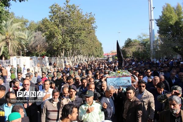 تشییع پیکر سه شهید گمنام در بوشهر-1