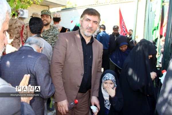 تشییع پیکر سه شهید گمنام در بوشهر-1