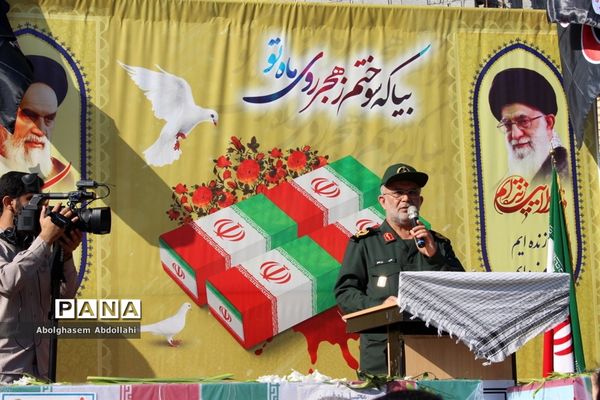 تشییع پیکر سه شهید گمنام در بوشهر-1