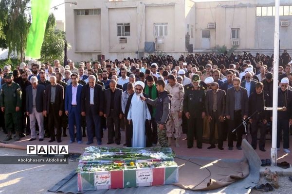 تشییع پیکر سه شهید گمنام در بوشهر-1