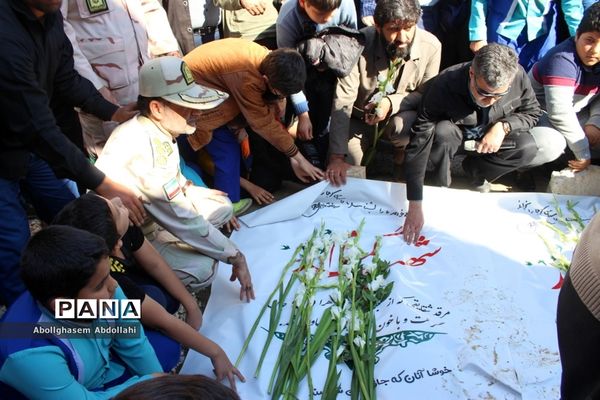 تشییع پیکر سه شهید گمنام در بوشهر-2