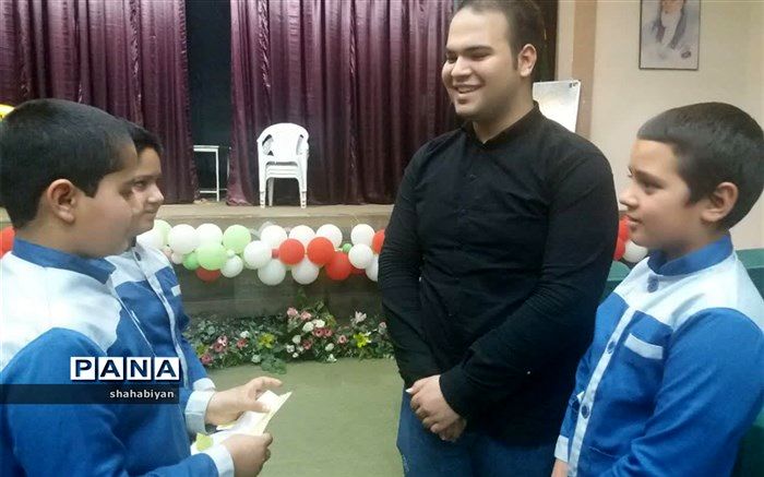 جشنواره نمایش دانش آموزی در کاشمر برگزارشد