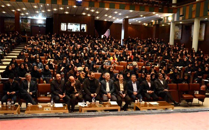 همایش انگیزشی با حضوردانش آموزان مدارس دخترانه متوسطه دوم پایه دوازدهم منطقه 11 شهر تهران
