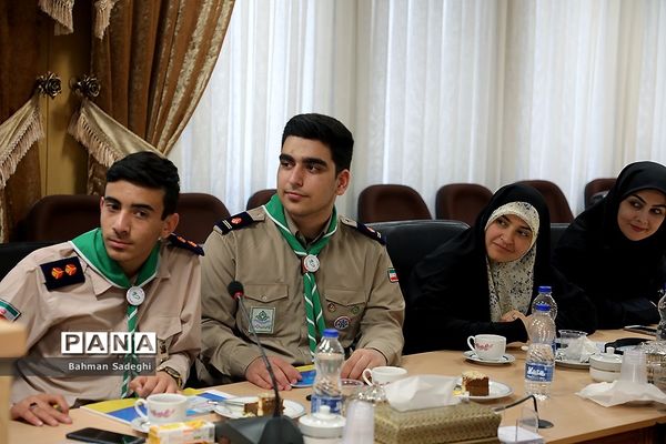 نشست هیئت‌ امنای سازمان دانش‌آموزی